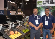 Shawn Goodlin and Luis Martinez, the Californian guys of the Californian company Durand Wayland stand next to their sorting line for all kind of round fruit and vegetables. They told us that they had a lot of visitors from Mexico.